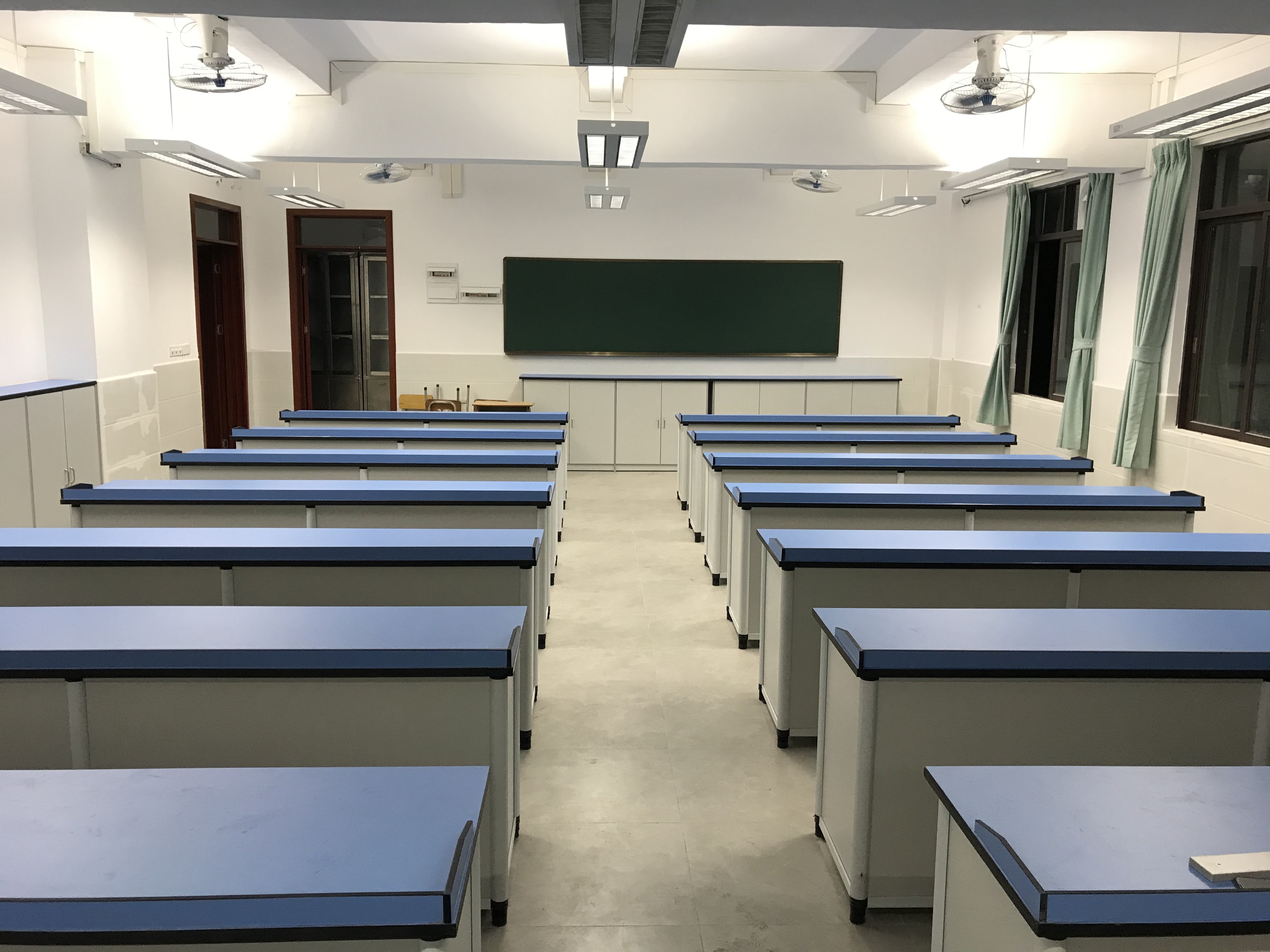 <a href='http://m.jim4jesus.com/' target='1' style='font-size:14px; font-weight:bold; color:#0080ff;'>物理實驗室</a>