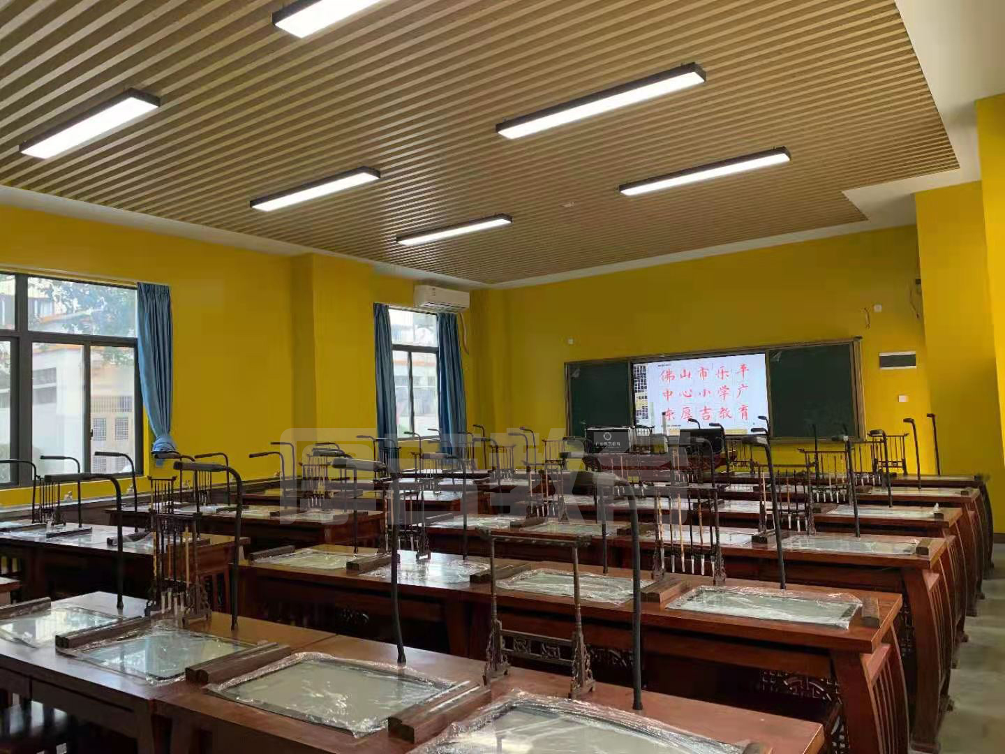 智慧<a href='http://m.jim4jesus.com/chanpin/57-1.html' target='1' style='font-size:18px; font-weight:bold; color:#000000;'>書法室</a>