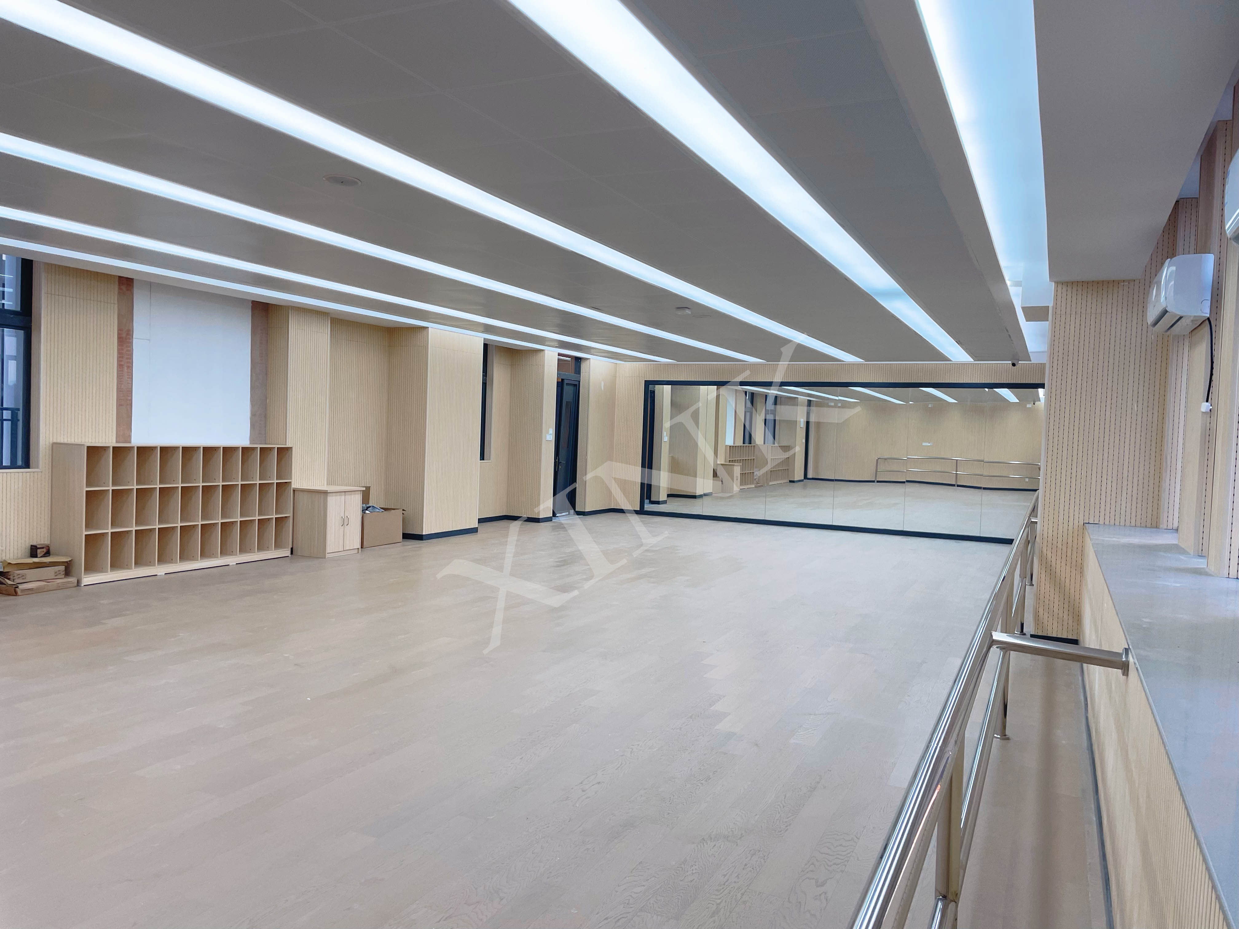 <a href='http://m.jim4jesus.com/chanpin/59-1.html' target='1' style='font-size:18px; font-weight:bold; color:#000000;'>舞蹈室</a>