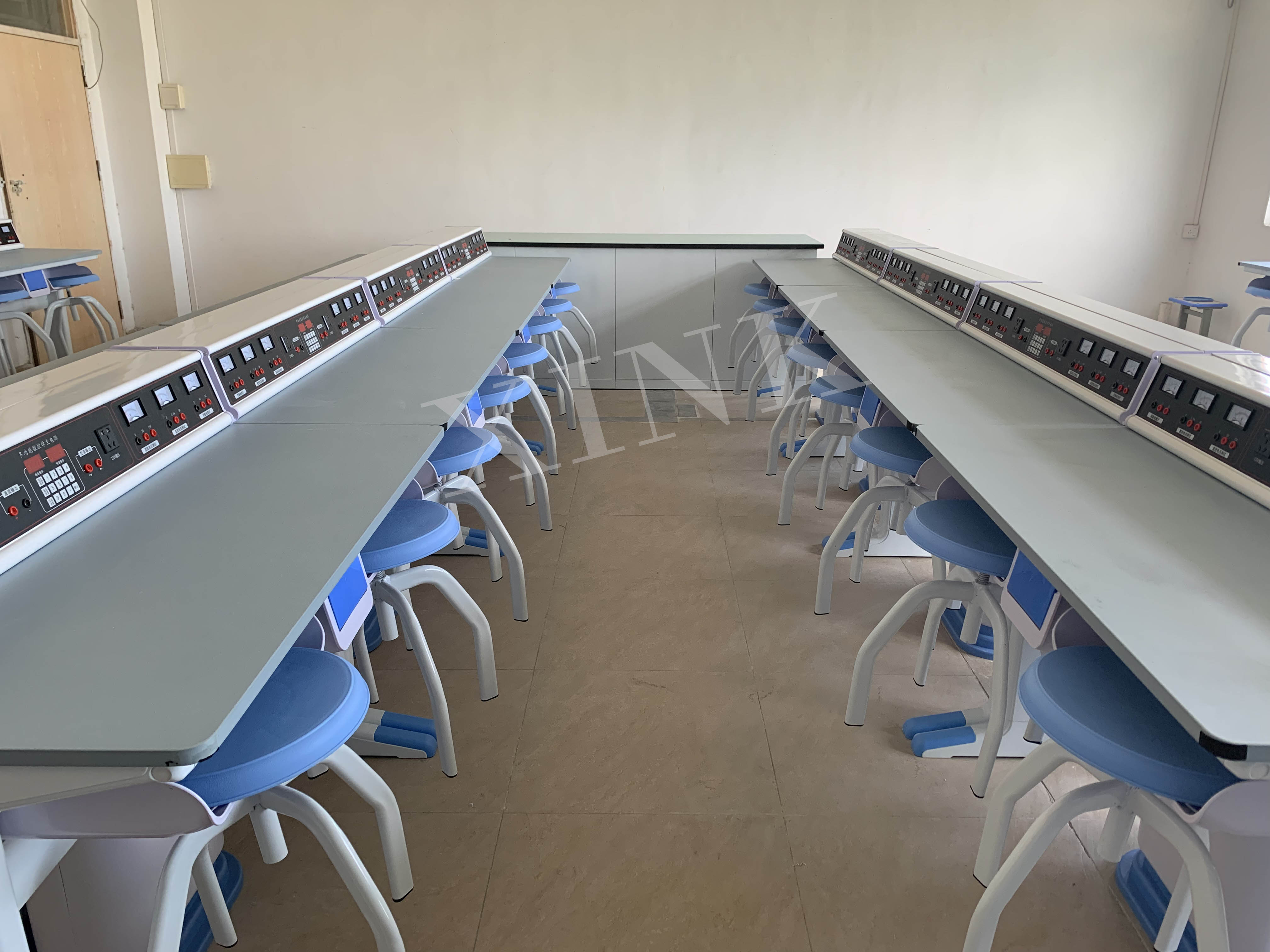 <a href='http://m.jim4jesus.com/' target='1' style='font-size:14px; font-weight:bold; color:#0080ff;'>物理實驗室</a>