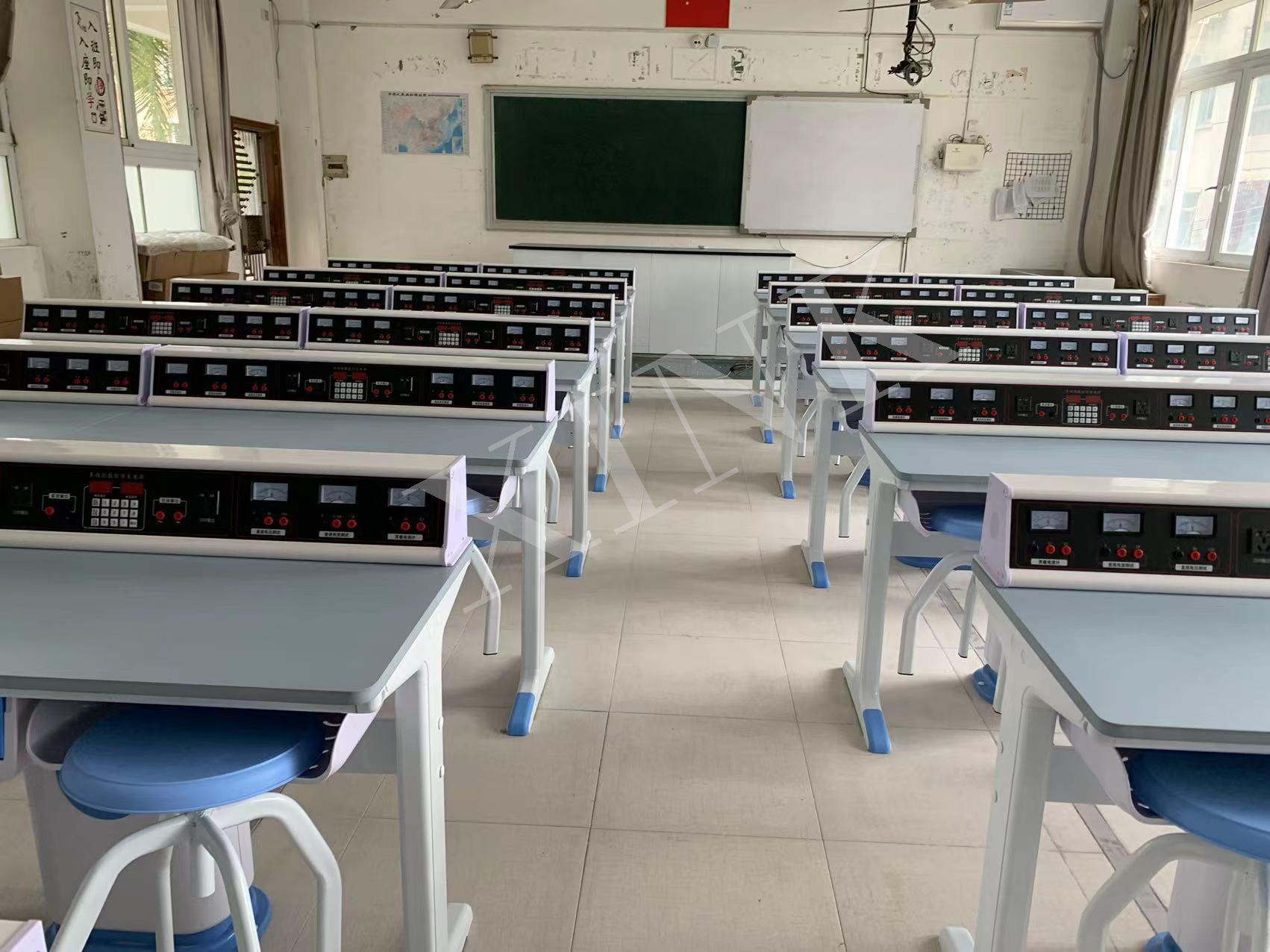 <a href='http://m.jim4jesus.com/' target='1' style='font-size:14px; font-weight:bold; color:#0080ff;'>物理實驗室</a>