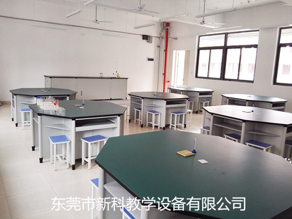 <a href='http://m.jim4jesus.com/' target='1' style='font-size:14px; font-weight:bold; color:#0080ff;'>物理實驗室</a>設備