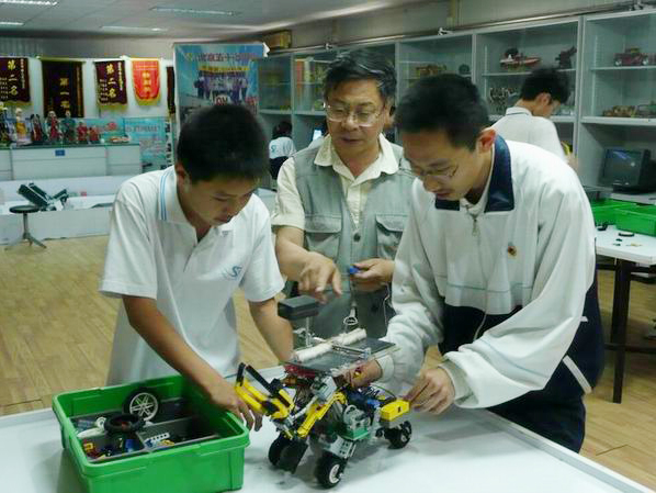 <a href='http://m.jim4jesus.com/chanpin/60-1.html' target='1' style='font-size:18px; font-weight:bold; color:#000000;'>機器人功能室</a>