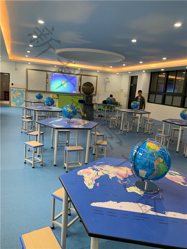 <a href='http://m.jim4jesus.com/chanpinyiji/42-1.html' target='1' style='font-size:14px; font-weight:bold; color:#0080ff;'>地理專用教室</a>