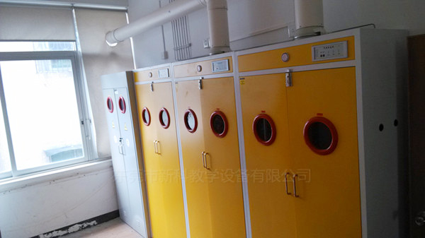 <a href='http://m.jim4jesus.com/products/67-1.html' target='1' style='font-size:18px; font-weight:bold; color:#000000;'>氣瓶柜</a>案例